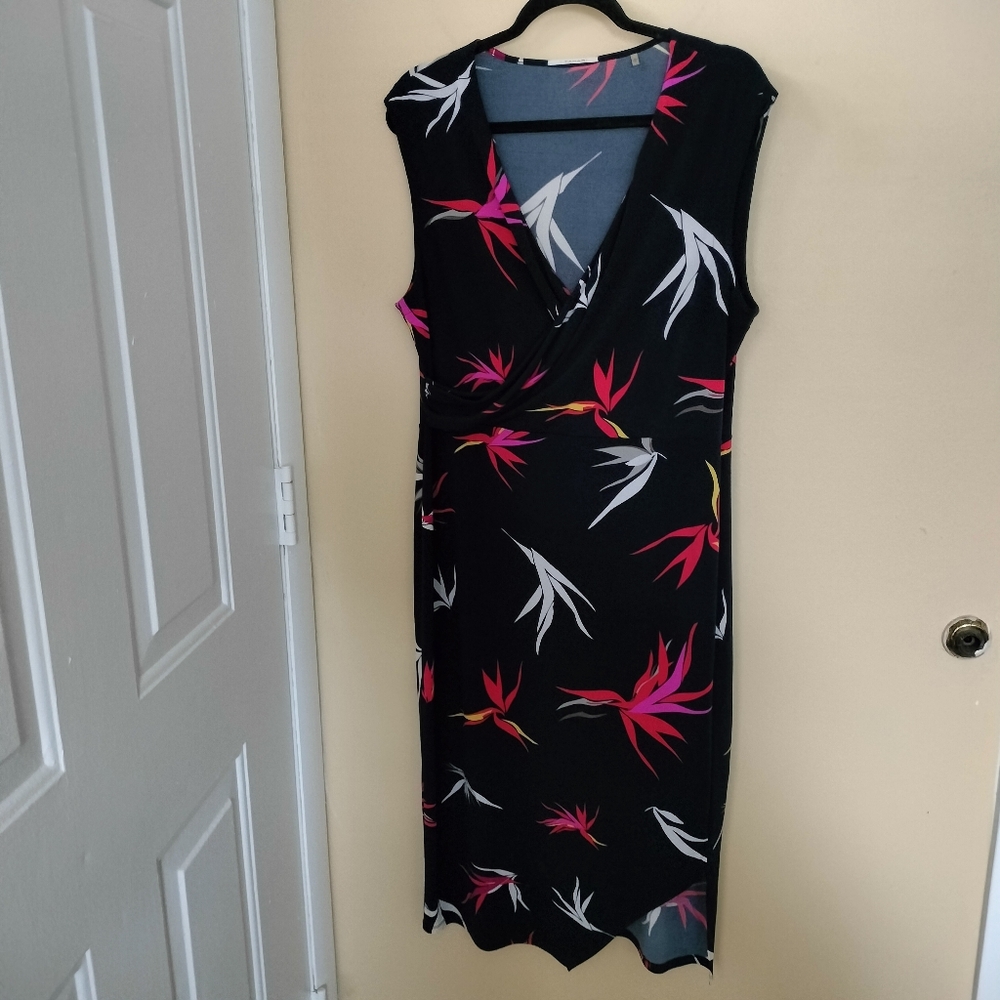 T Tahari Sleeveless Floral Navy Sheath Dress L Figure Flattering Stretch Office